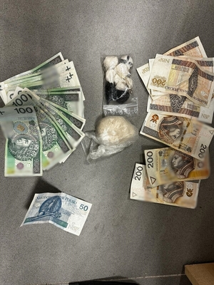 Pieniądze oraz narkotyki