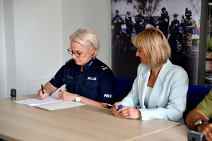 podpisanie porozumienia dot. klas mundurowych