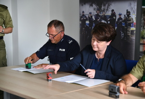 podpisanie porozumienia dot. klas mundurowych