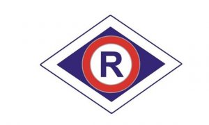 Logo pionu ruchu drogowego liter R.