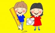 na żółtym tle chłopiec w niebieskiej koszulce trzymający ołówek, po jego prawej dziewczynka w czerwonej koszulce