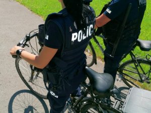 Policjanci na rowerach.