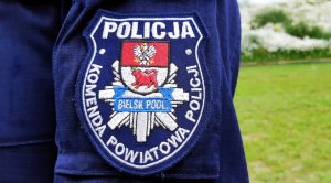 Naszywka na ramieniu Komendy Powiatowej Policji w Bielsku Podlaskim
