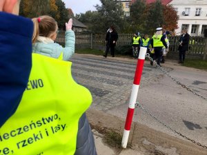 Dzieci podczas lekcji bezpieczeństwa z policjantkami