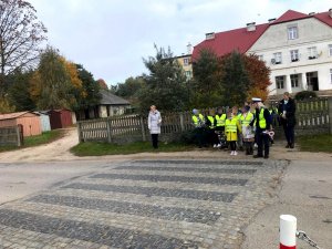 Dzieci podczas lekcji bezpieczeństwa z policjantkami