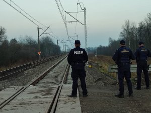 Policjanci na obszarach kolejowych
