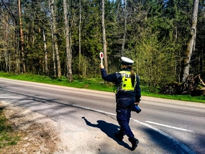Policjanci podczas działań prędkość