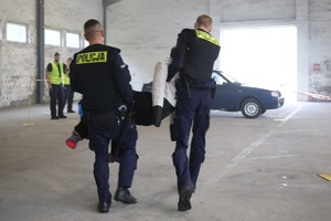 policjanci podczas zawodów