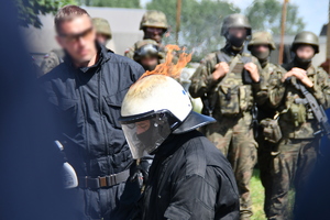 POLICJANCI SZKOLĄ ŻOŁNIERZY WOJSKA POLSKIEGO I STRAŻNIKÓW GRANICZNYCH