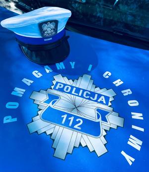 POLICJANCI PROWADZA KONTROLE