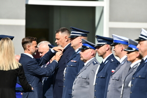 Policjanci oraz goście podczas  uroczystości