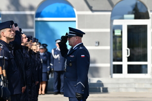 Policjanci oraz goście podczas  uroczystości