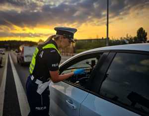 Policjantka podczas czynności