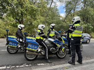 policjanci podczas zabezpieczenia