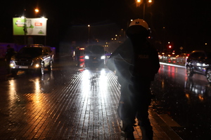 Policjanci zabezpieczają mecz