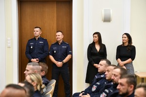 Policjanci oraz pracownicy na zakończeniu egzaminu aspiranckiego