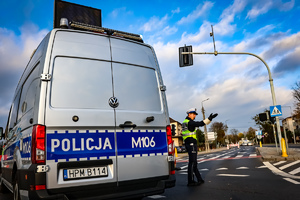 Policjanci podczas zabezpieczenia Dnia Wszystkich Świętych