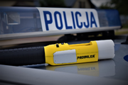 napis Policja i alcoblow