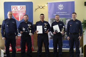 policjanci podczas zawodów