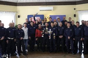 policjanci podczas zawodów