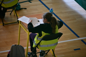policjanci i uczestnicy turnieju