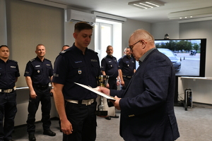 WYRÓŻNIENIA DLA NAJLEPSZYCH POLICJANTÓW RUCHU DROGOWEGO