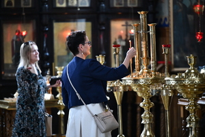 Policjanci oraz goście podczas święta policji w cerwkwii