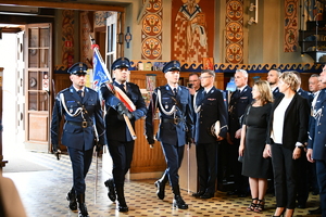 Policjanci oraz goście podczas święta policji w cerwkwii
