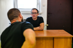 policjanci podczas szkolenia z lekarzami