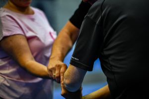 policjanci podczas szkolenia z lekarzami