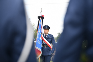 policjacni podczxas pogrzbu