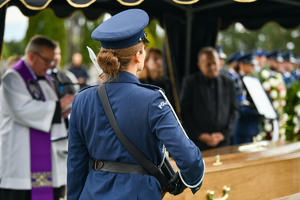 policjanci podczas pogrzbu