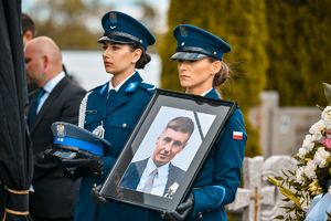 policjanci podczas pogrzbu