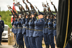 policjanci podczas pogrzbu