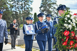 policjanci podczas pogrzbu
