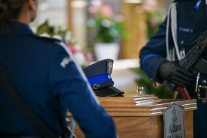 policjanci podczas pogrzbu