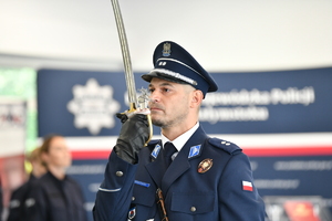 policjanci oraz uczestnicy podczas ślubowania