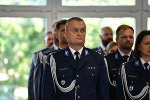 policjanci oraz uczestnicy podczas ślubowania