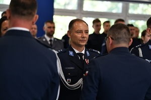 policjanci oraz uczestnicy podczas ślubowania