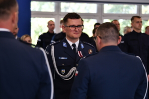 policjanci oraz uczestnicy podczas ślubowania