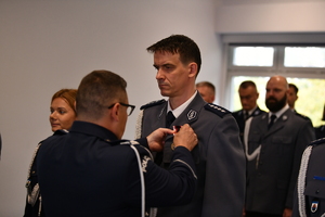 policjanci oraz uczestnicy podczas ślubowania