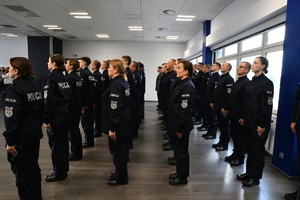 policjanci i zaproszeni goście