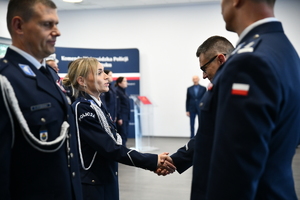 policjanci i zaproszeni goście