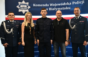 policjanci i zaproszeni goście