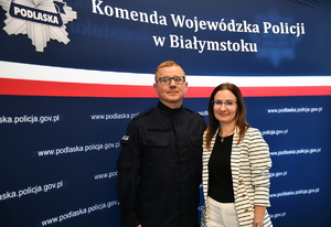 policjanci i zaproszeni goście