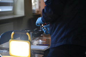 policjanci podczas eliminacji