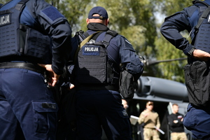 ćwiczenia policjantów z Oddziału Prewncji Policji w Białymstoku i podlaskich kontrterrorystów