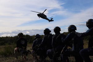 ćwiczenia policjantów z Oddziału Prewencji Policji w Białymstoku i podlaskich kontrterrorystów