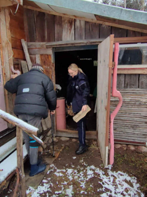 Justyna Woronowicz-Marzec podczas czynności służbowych