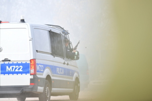 policjanci, strażnicy graniczni i uczniowie